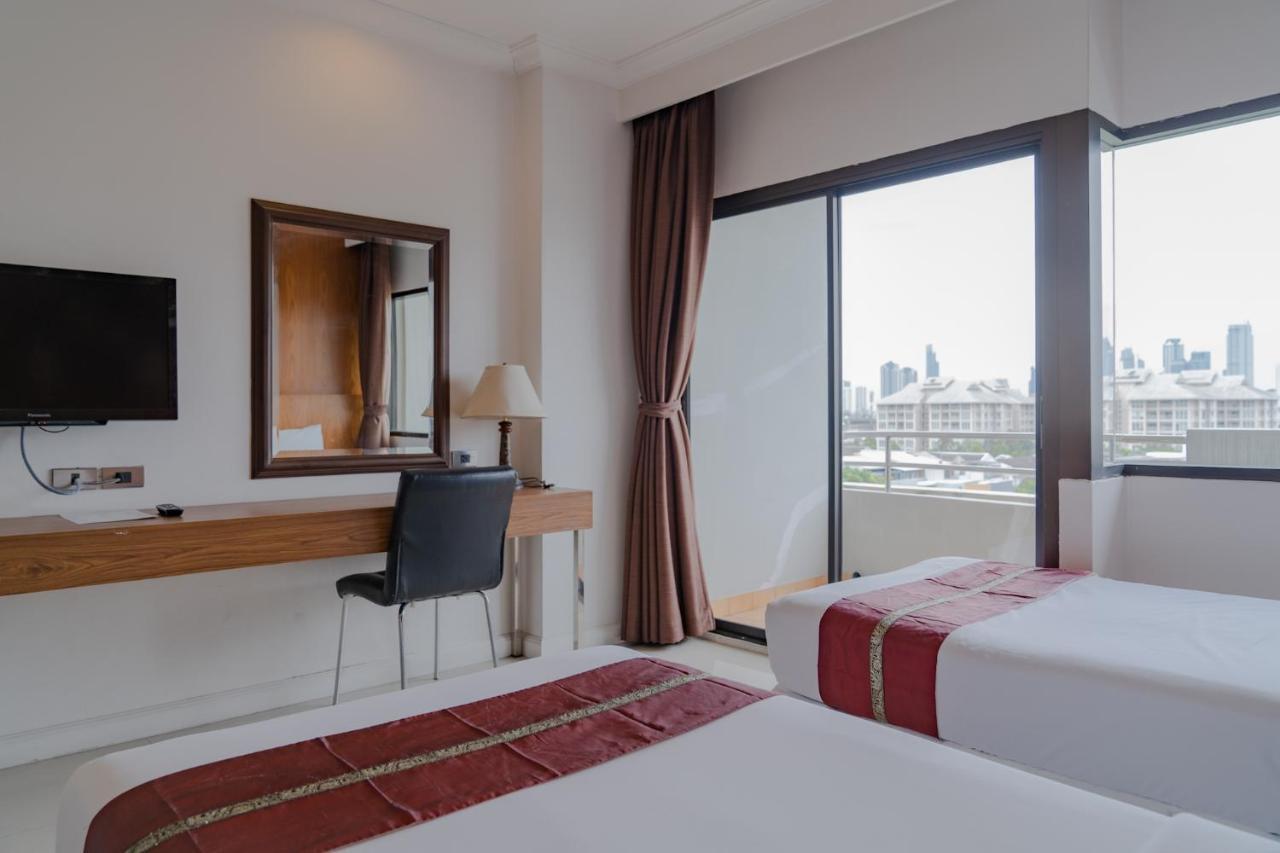 Forum Park Hotel Bangkok Exterior photo